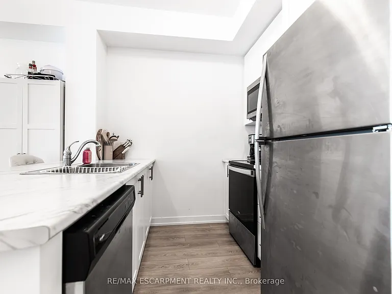 450 Dundas St E #708 — Photo 6