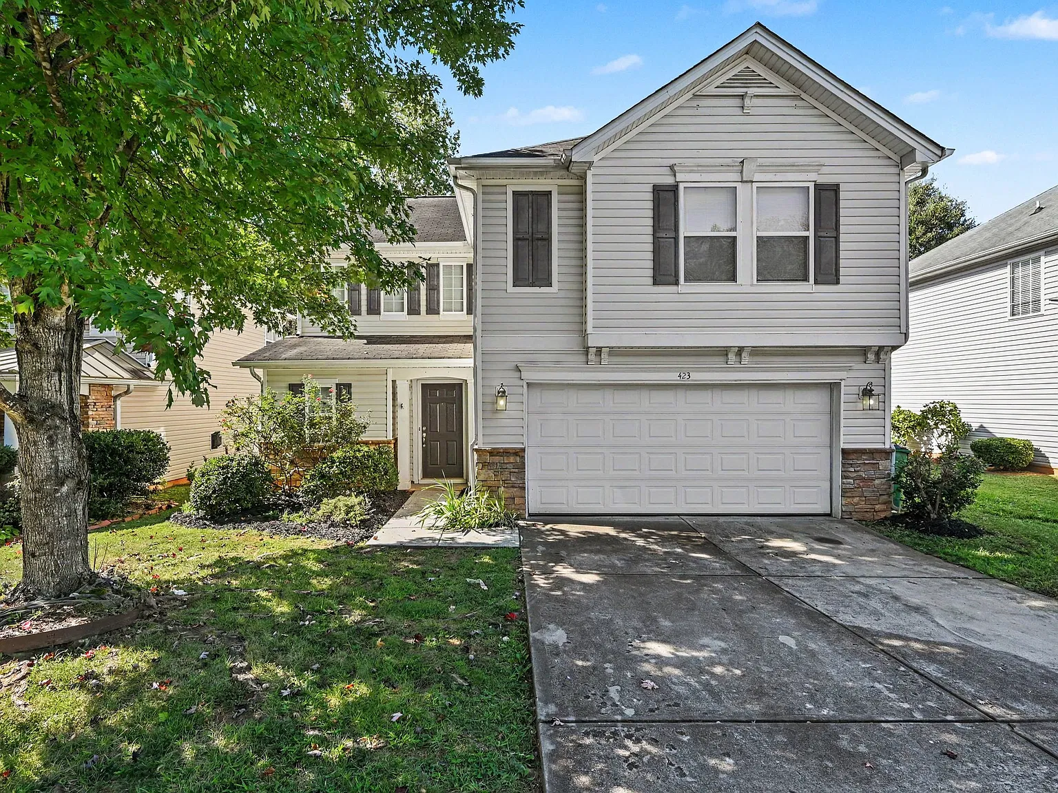 3 bed, 2.5 bath, 1836 sqft, $2,000 — Photo 2
