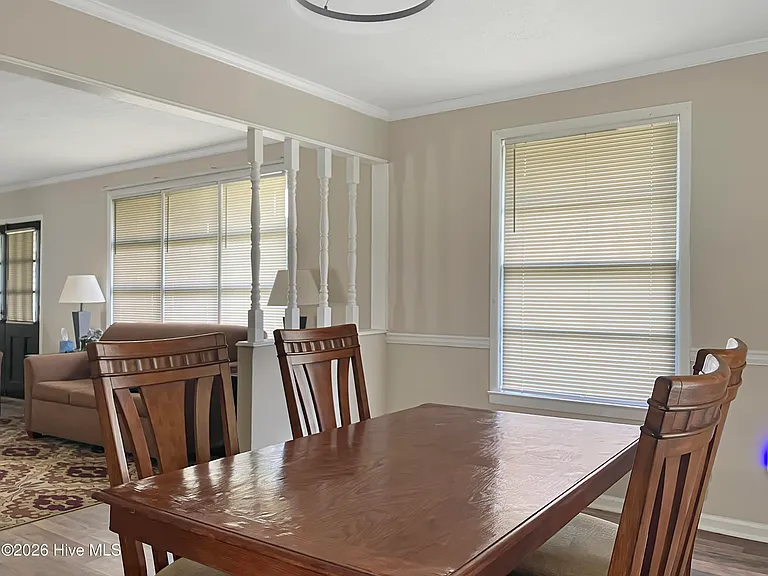 204 Cherokee Dr — Photo 4