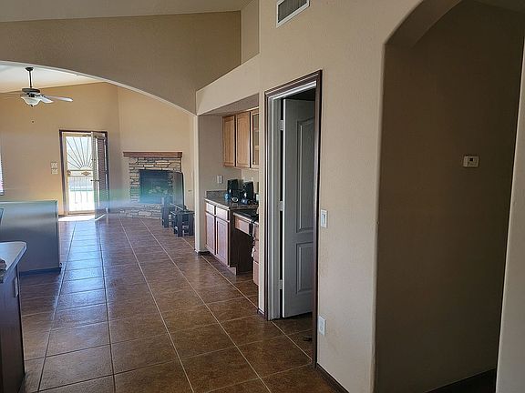 5th image of 16187 W Gibson Ln
