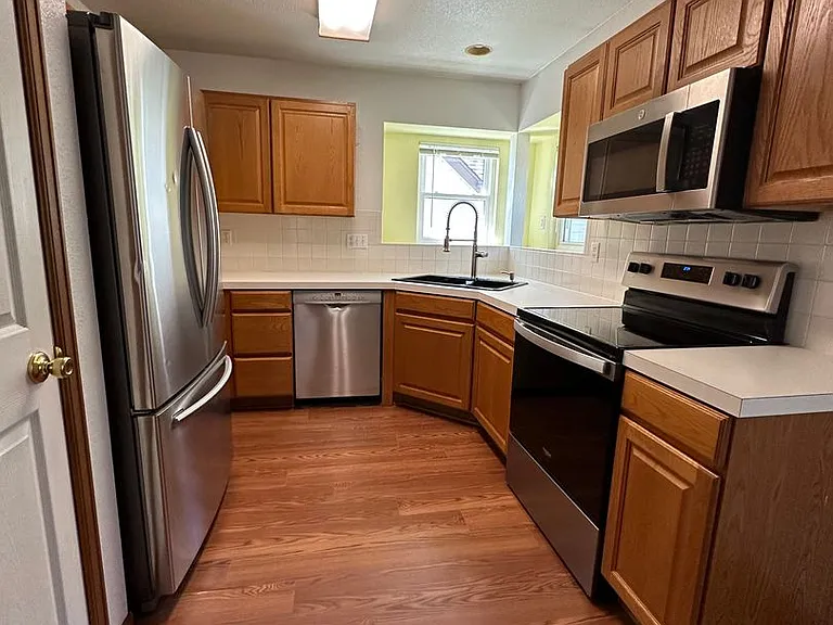 605 Meadow Dr — Photo 6
