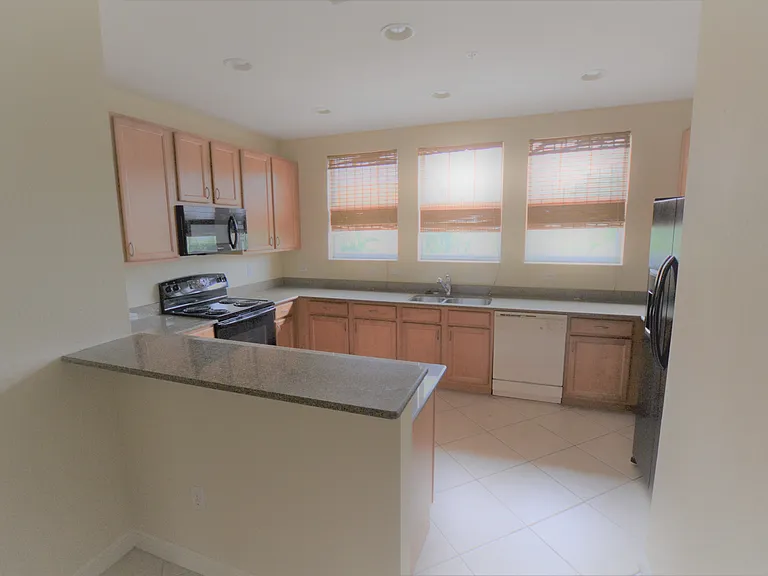 690 Amador Ln #2 — Photo 28