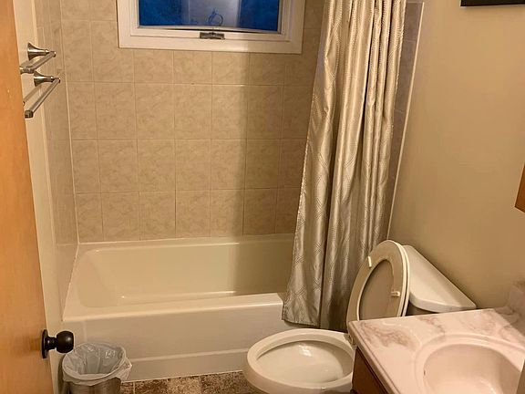 3rd image of 205 Parr Meadow Dr