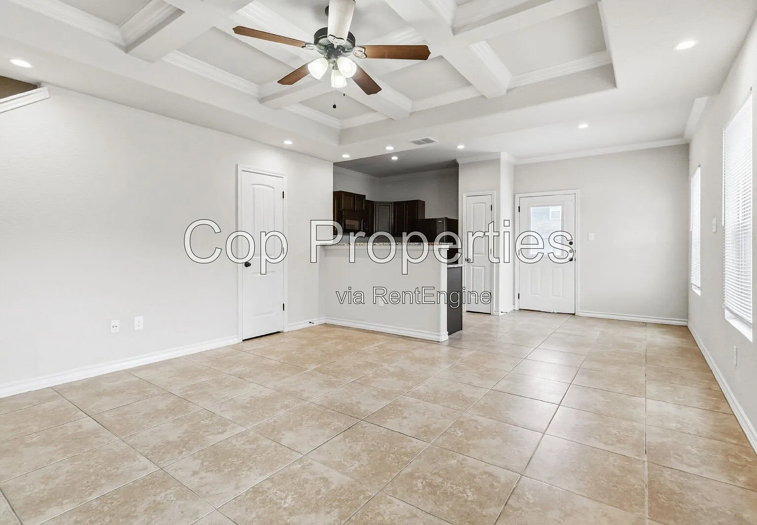 3 bed, 2.5 bath, 1219 sqft, $1,395 — Photo 4