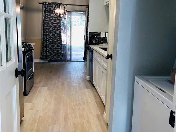 4th image of 2627 Chimneystone Cir