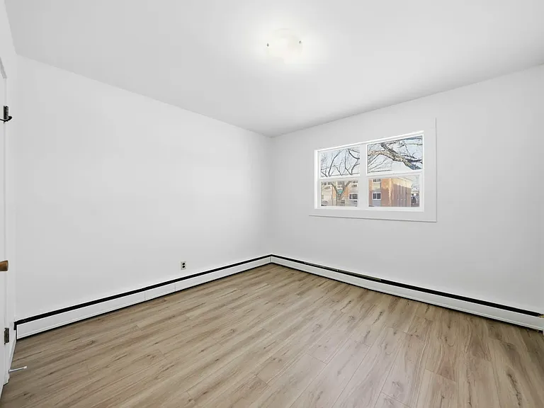 3838 Retallack St #6 — Photo 4
