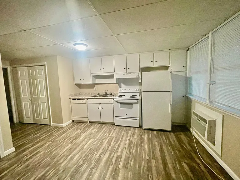 Apt-East-J-Street-312 — Photo 3