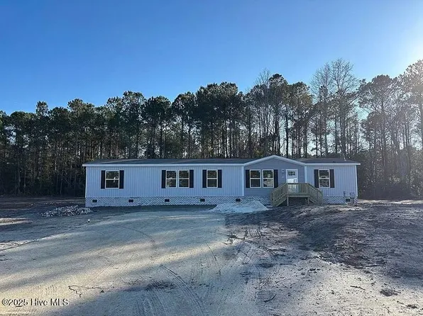 110 Douglas Drive, Holly Ridge, NC 28445
