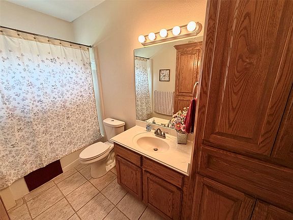 5th image of 1113 Enchanted Oaks Dr