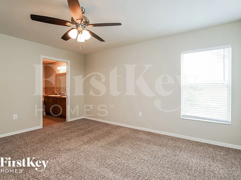 881 Greenshank Dr — Photo 9