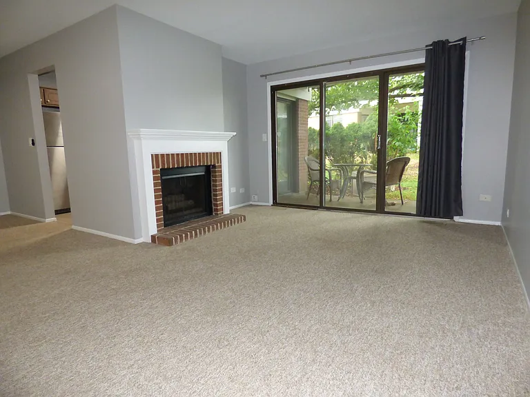 402 Sandalwood Ln #D1 — Photo 4