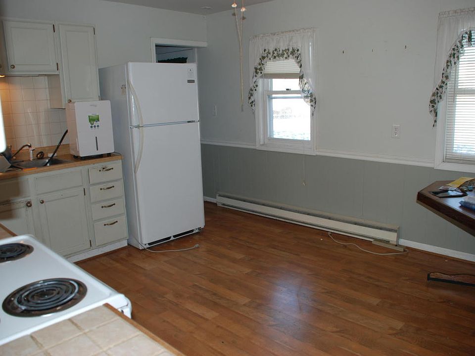 2nd image of 1884 Baldwin Dr