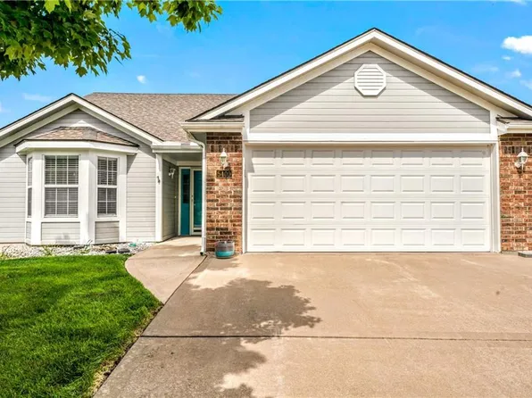 5400 S Downey Ct, Independence, MO 64055