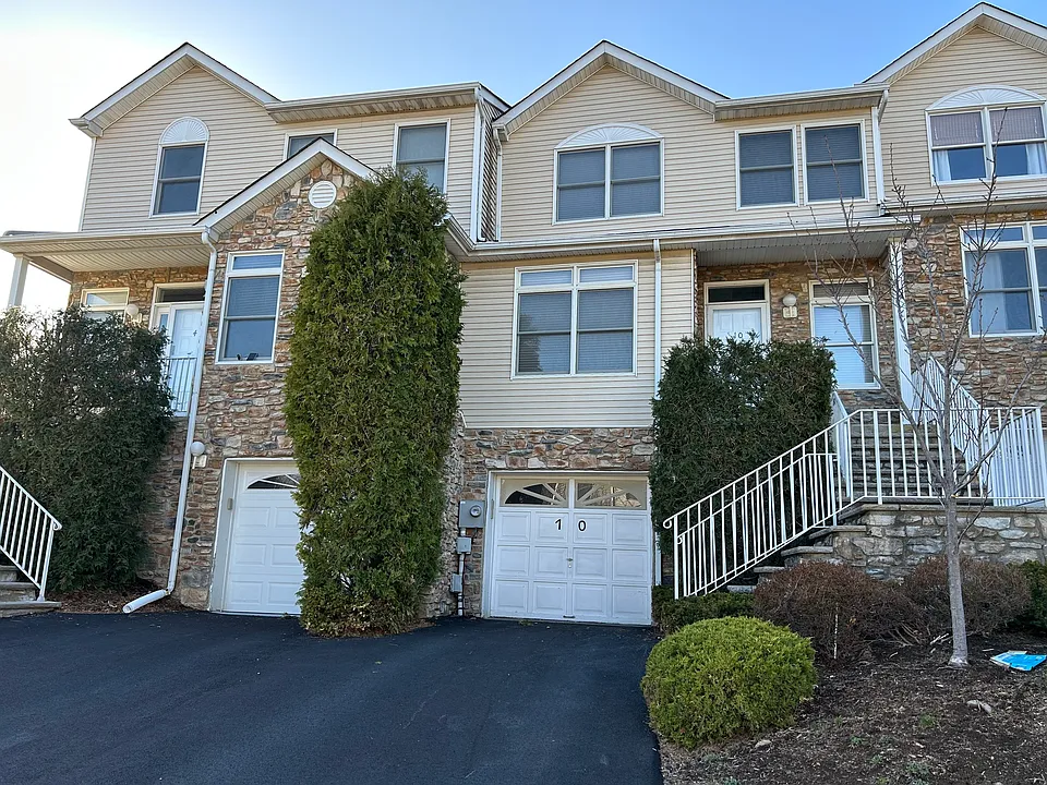 10 Springhill Dr