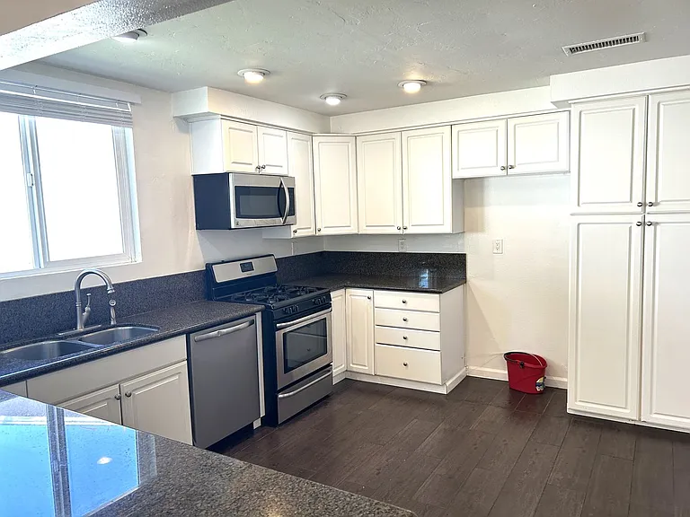 4007 Cypress Ln — Photo 4