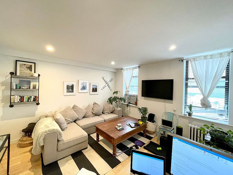 1st image of 339 1st Ave