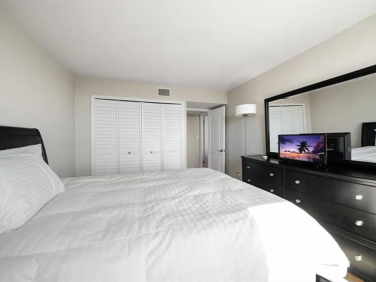 400 Island Way #901 — Photo 21