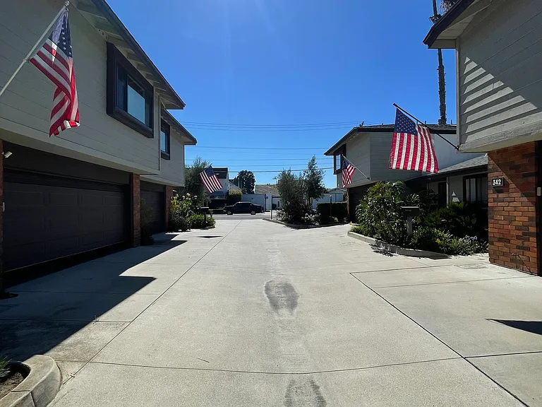 Quiet 11-Unit HOA with respectful neighbors on a private street.