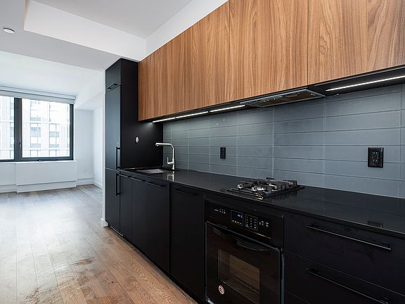 3rd image of 411 35th St APT 8N