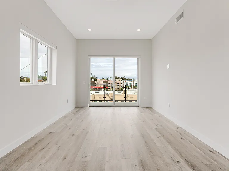 3308 Mentone Ave #304 — Photo 8