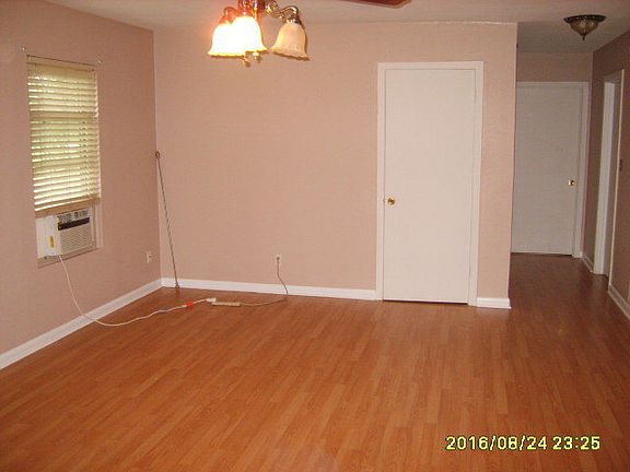 2nd image of 3705 Redwood Dr
