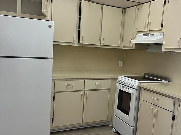 4th image of 800 Euclid Ave #1403