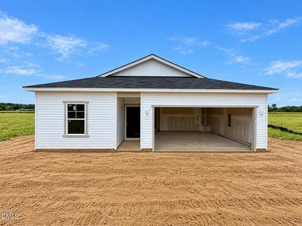 106 Hayes Dr, Pikeville, NC 27863