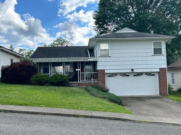 315 Kelly Ave, Oak Hill, WV 25901