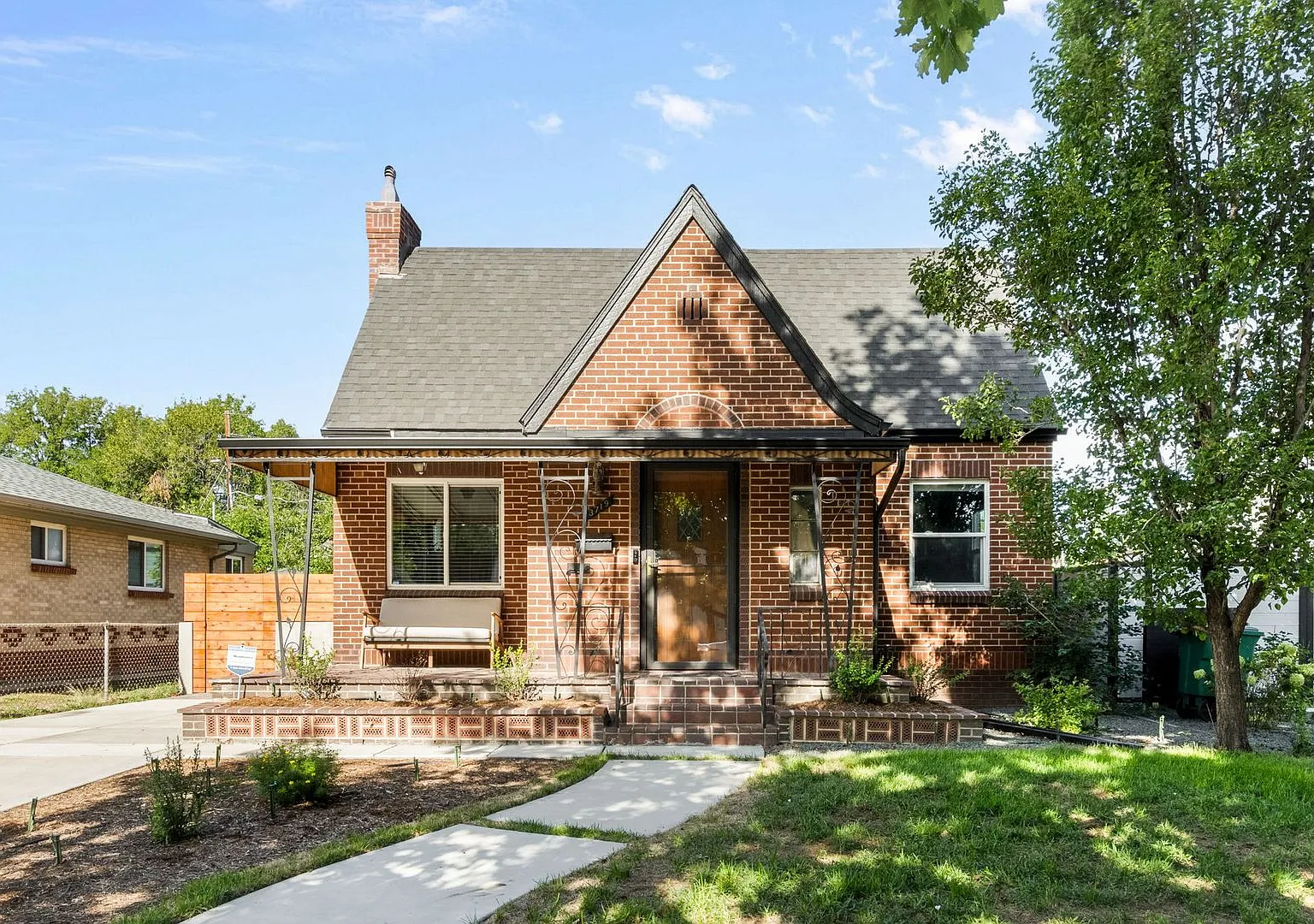 Renovated 3BD, 2BA Highlands Home with Fenced Yard & 2-Car Garage — Photo 1