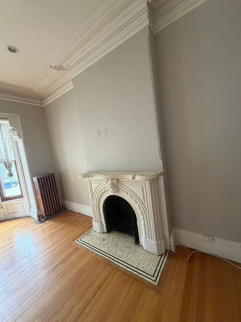 572 Madison Ave — Photo 3