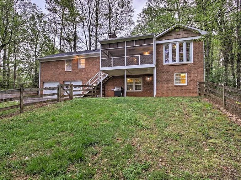 7850 Beech Forest Rd — Photo 1