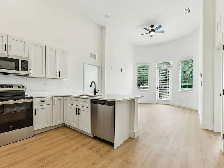 The Milk Stacks: Boutique Luxury Living in Downtown Orlando's Milk District — Photo 20