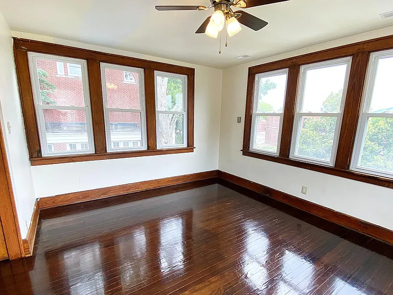 169 E State St — Photo 16