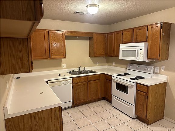 3rd image of 184 S Killdeer Dr #186