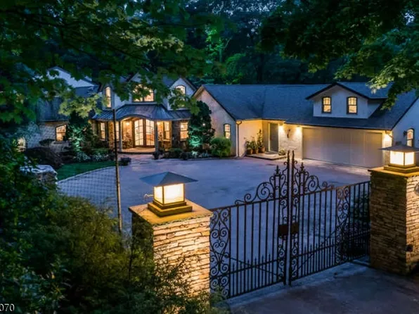 6 Gravel Hill Ter, Kinnelon Boro, NJ 07405