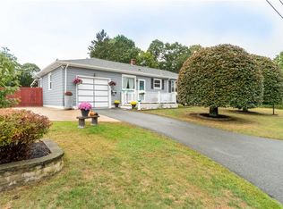 17 Pine Tree Rd, Tiverton, RI 02878