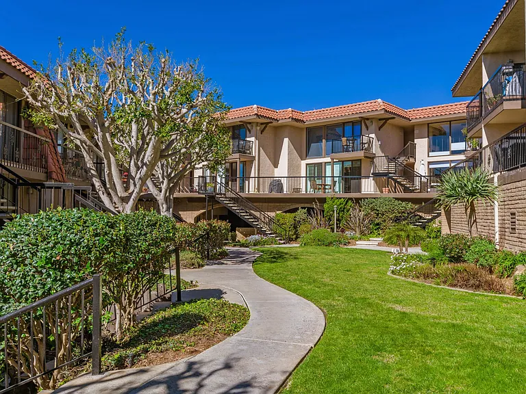 190 Del Mar Shores Ter #73 — Photo 33