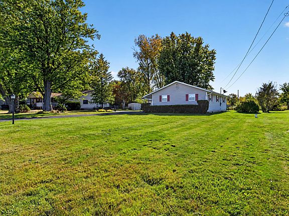 5th image of 1769 Linn Hipsher Rd