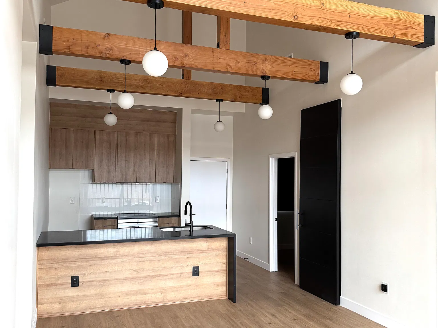 3 bed, 1193 sqft, $3,750 — Photo 3