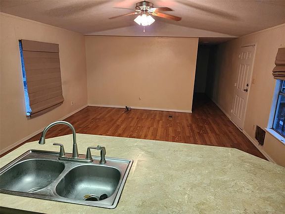 3rd image of 13905 Cecala Dr