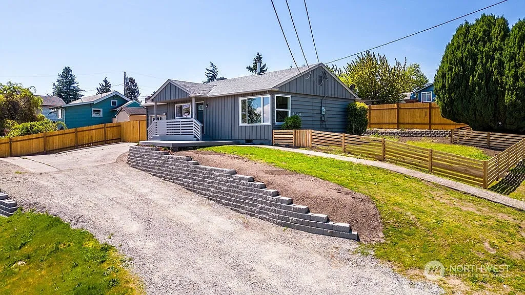 1324 E Fairbanks Street photo 1