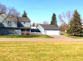 9321 Polaris Ln N, Maple Grove, MN 55369