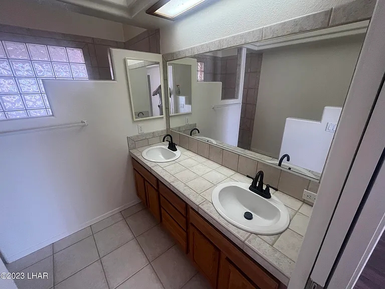 1650 Park Terrace Ave — Photo 11