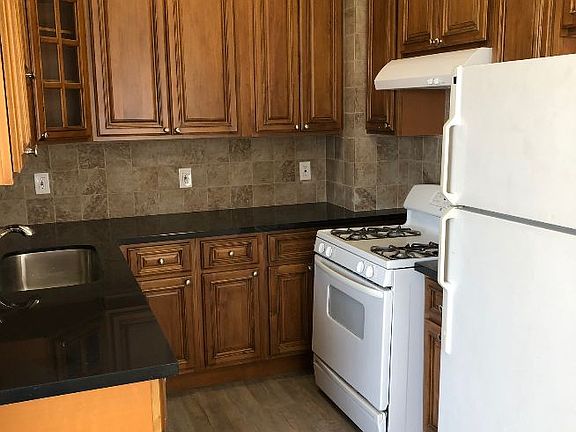 4th image of 4101 Lincoln Way #208