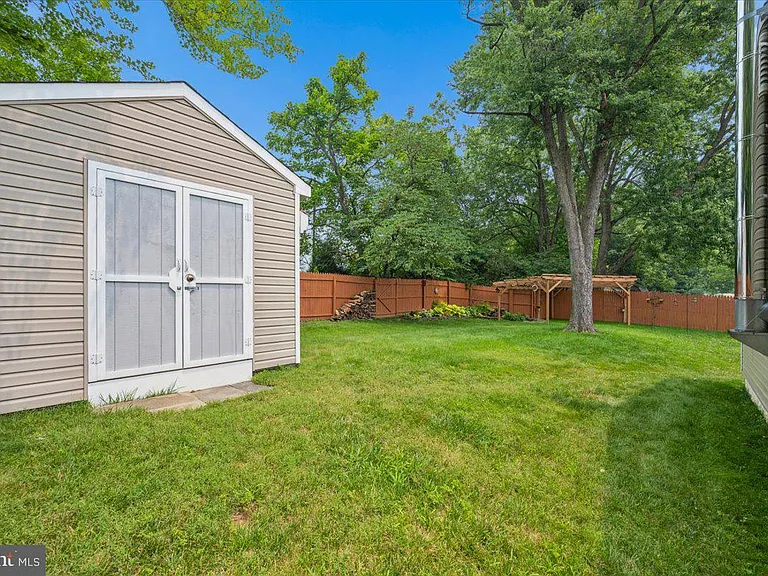 19829 Spurrier Ave — Photo 47