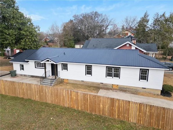310 S Townville St, Seneca, SC 29678