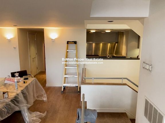 27 Bay State Rd. #5 Boston - Kenmore Unit Photo 4