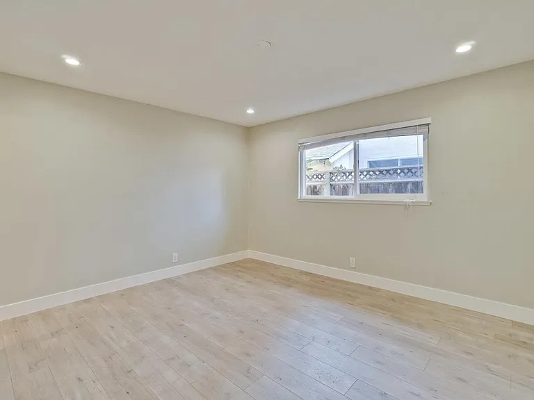 5551 Yale Dr — Photo 16