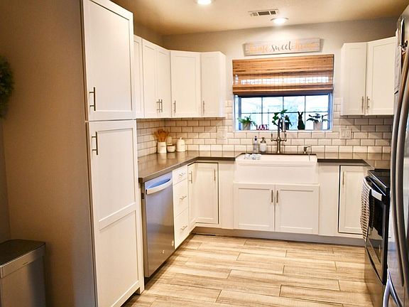 2nd image of 3809 Georgeann Pl