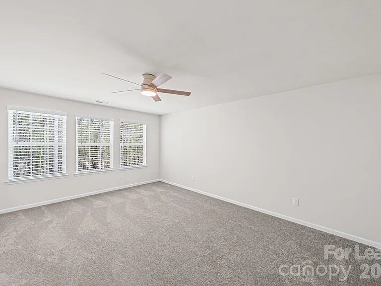 1104 Bandon Dr — Photo 25